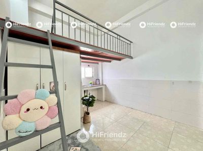 The guard room near the huit school - there's an elevator - the sky window - 3 million2