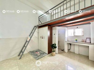 The guard room near the huit school - there's an elevator - the sky window - 3 million2
