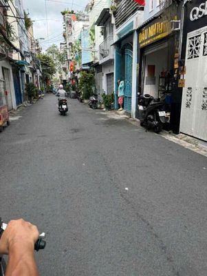 Rent a house-- Huỳnh Văn Bánh – Phú Nhuận 06 car alley