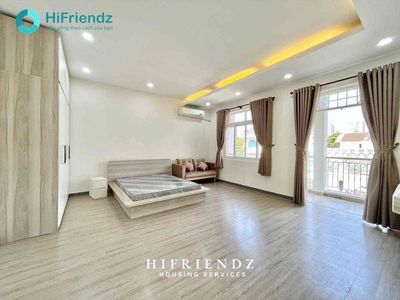 Rent a room with a balcony near Amall District 8