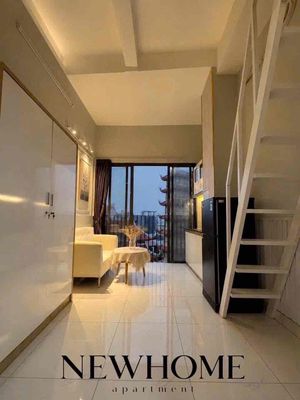 Super cheap hotel with big balconies -- full of conveniences right at Tên Lửa