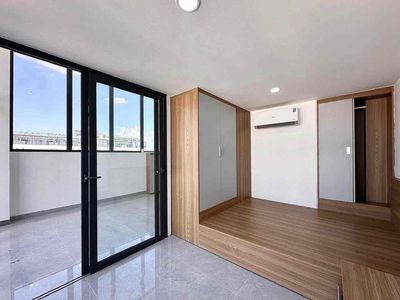 The apartment is 40 meters wide, right in Etown Cộng Hoà.