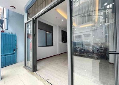 To rent hxt, Cộng Hoà, Q.V.