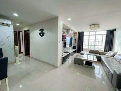 Rent a three-size apartment. Two bedrooms, two full interiors, 16 million a month.