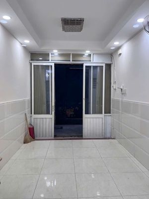 Rent a house-- Tô Hiến Thành-- 15th Ward, 10th District, tri-carway.