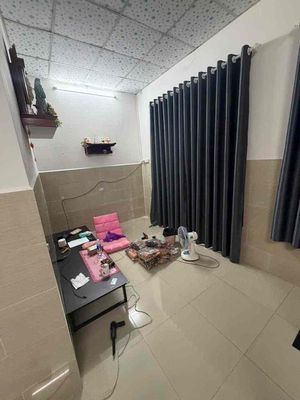 The original building on one floor, two rooms. Two air conditioning, Tam Đa.