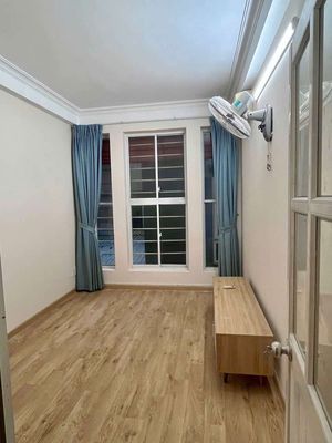 Rent the District 10, ground two rooftops, ready for furniture.
