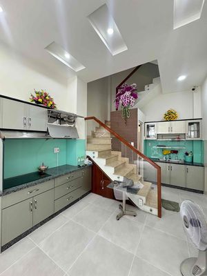 square house front market - near cmt8 - 1 MM 2th floor - 2 bedroom, 3 new toilet - new