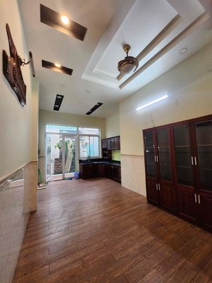 So let's rent out the square root 1/ Trường Chinh 4 x 25, 4 floors, 6 bedrooms
