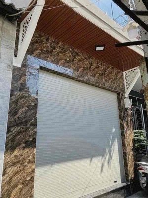 It's a new building. 645 Trần Xuân Soạn.