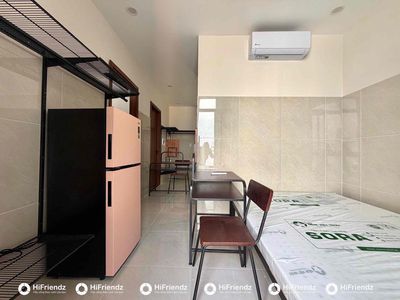 renting a balcony studio full of furniture only calculates electricity