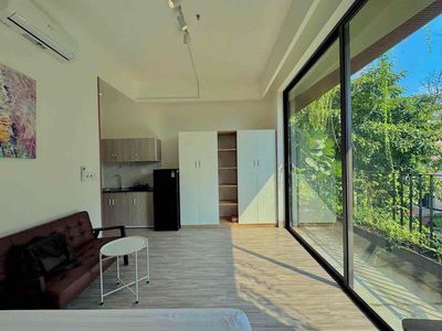 Đỗ Xuân Hợp interior room - near the company
