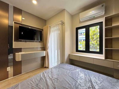 Opens the apartment full of fine furniture right into the global City - lakeview City
