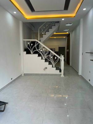 Need to rent an alley house. 3-3 A 3/2-7.8 District 10