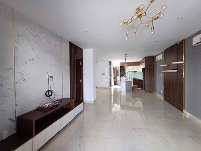 200 M copper violation-- Linh Đông Railway-- 3th floor, 5th floor bedroom, 5 toilets.