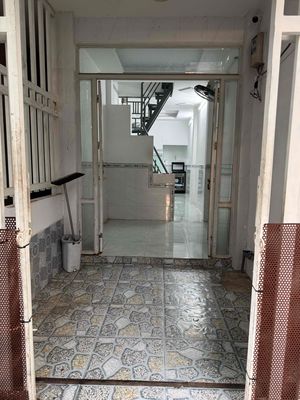 The original building, District 7 (Ara Town), 3 bedrooms, 2 toilets, 7 million