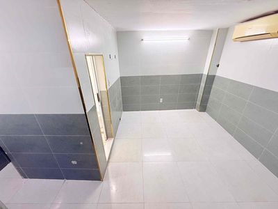 The downstairs, the air-cold toilet kitchen now free.