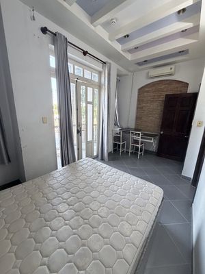 Rent room.