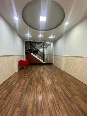 4 M Hall immediately after the University of Public Trade - area 4 x 16 m 1 .1 .1 3 floor 3 bedroom 2 Wccc