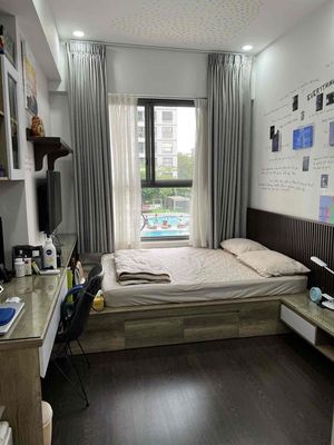 Rent the Botanica Premier (3 bedroom) apartment at the end of September.