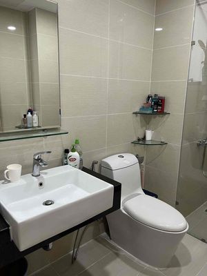 Rent the Botanica Premier (3 bedroom) apartment at the end of September.