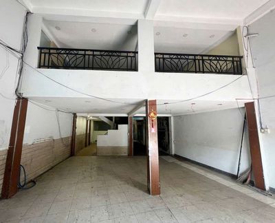 Rent a Hồng Bàng cash house near the Mount Bridge, District 11-7 x 18 meters-four