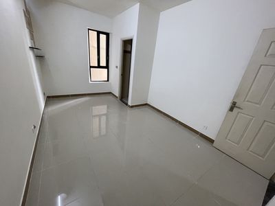 Rent Master's Room in Era.