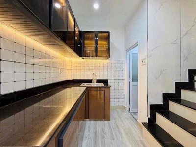 Rent a nice full interior, two floors, 40 meters, two bedrooms, two bathrooms, Lê Lai.