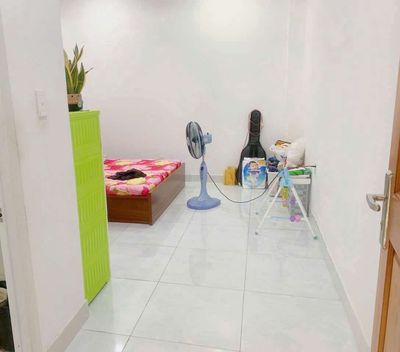 Renting the entire Dương Quảng Hàm-7557 5 right on the dock26.