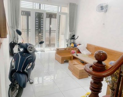 Renting the entire Dương Quảng Hàm-7557 5 right on the dock26.
