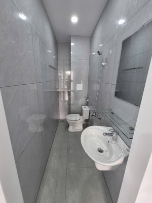 Rent a house on Tây Thạnh 4 x 15th floor: Four bedrooms, three toilets.
