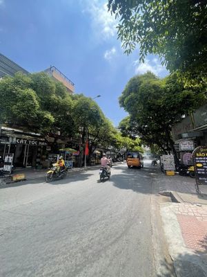 A business, Rada residence, a số 11 street, area 4 X 19 M, 3/5 of the board.