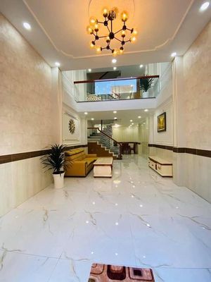 Rent a house of 1 558 B Điện Biên Phủ right in the middle of the board.