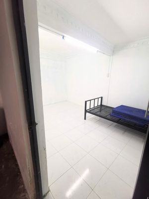 Free room 100 percent - right at the top - 5 p to the open university