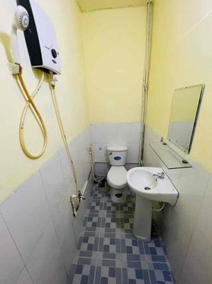The Bắc Hải Full cash room is interior-private. Good price, sv, stay in.