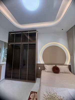 Rent a nice, full-in-the-Bành Văn Trân-three bedroom- 17 million a month.