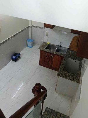 The house is empty, the owner must rent the original house