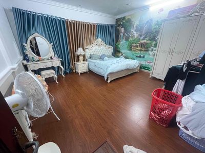Nice room full of furniture.