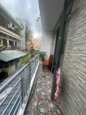 The new balcony motel costs students