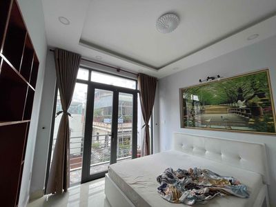 The new balcony motel costs students