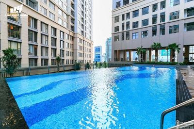 Rent the 4th district apartment-- right next to District 1, full interior.