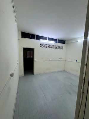 To rent 352 lire zqz0: 4 x 20 and a half alley 7 M. Three bedrooms.