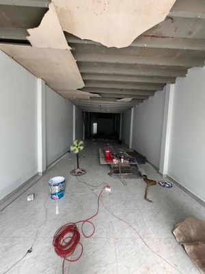 Rent a four-foot-foot-and-a-half-foot-long truckhouse with an empty 40-foot-turple hole.