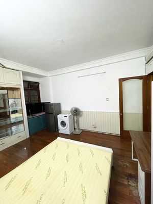 Rent Full interior room
