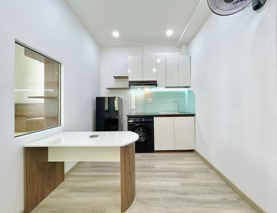 Studio is a full interior bedroom, right in the middle of the spring, University of Culture, Public Services.