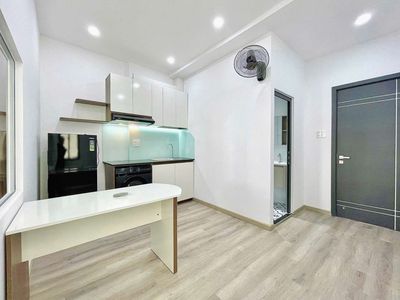 Studio is a full interior bedroom, right in the middle of the spring, University of Culture, Public Services.