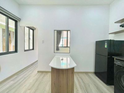 Studio is a full interior bedroom, right in the middle of the spring, University of Culture, Public Services.