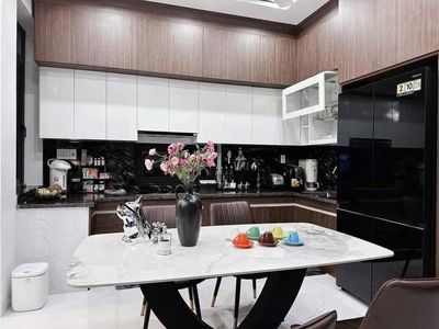 Rent a mini 39 B Trần Quý Khoách, P. Tân Định, District 1.