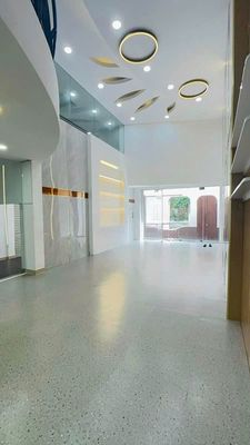 Hoa Lan cash product - equal 8 M - wide space - at 50 million