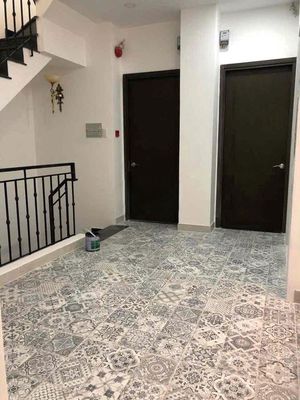 Rent it as a service apartment 4 x 20 vaults, 5 elevators 11 bedroom 12 toilets